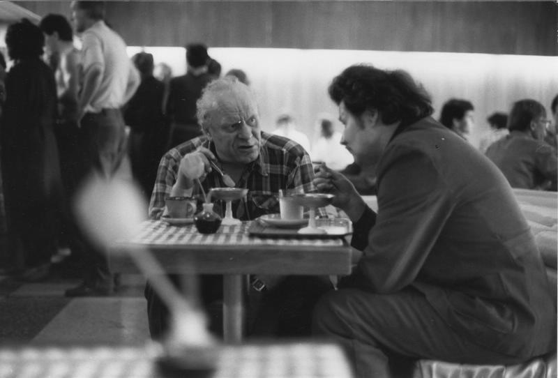 Разговор за обедом, 1986 год, Латвийская ССР, г. Рига