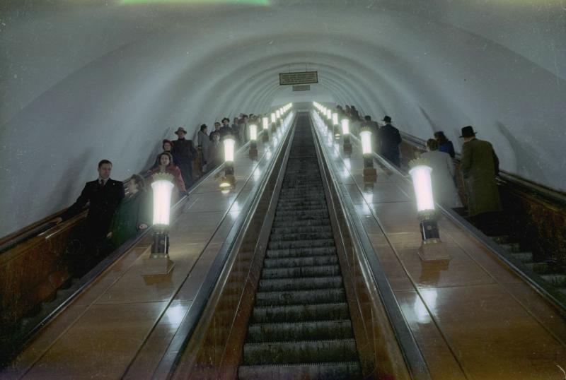Эскалатор Московского метрополитена, 1950-е, г. Москва