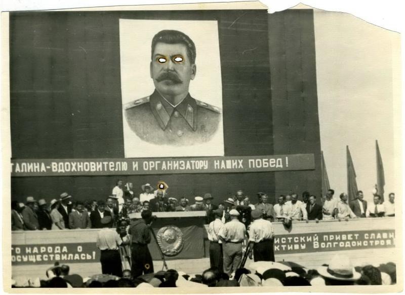 Митинг на фоне портрета И.Сталина, 1952 год