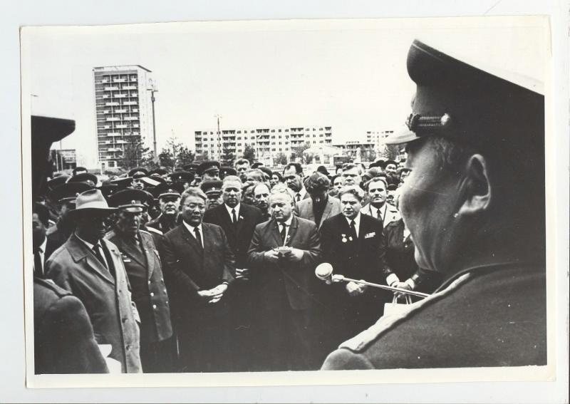 Юмжагийн Цэдэнбал на митинге, 1970-е