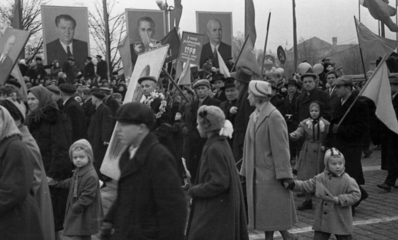 Первомайская демонстрация картинки