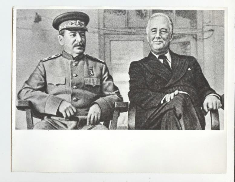 Иосиф Сталин и Франклин Рузвельт во время Тегеранской конференции, 28 ноября 1943 - 1 декабря 1943, Иран, г. Тегеран
