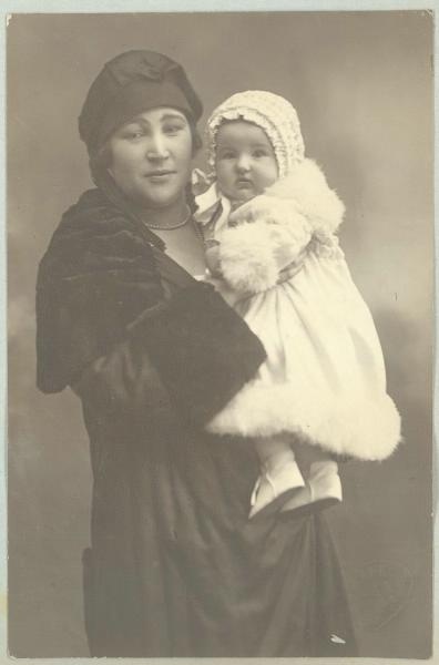 Портрет женщины с ребенком, 1920-е, г. Ленинград