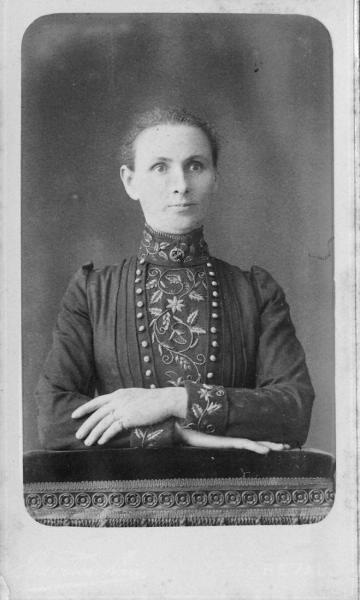 Женский портрет, 1890 - 1905. Альбуминовая печать.