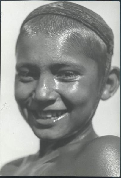 Пионер, 1930-е, Узбекская ССР. Из серии «Узбекистан».Выставка «Жемчужина в оправе скал» с этой фотографией.
