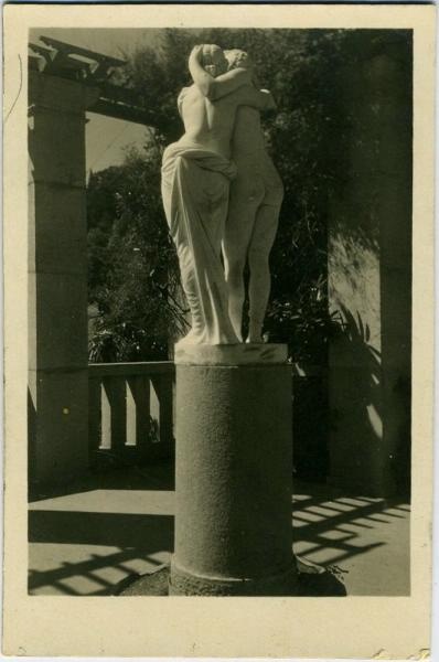 На Черном море, 1928 год. Выставка «Скульптурное ню» с этой фотографией.