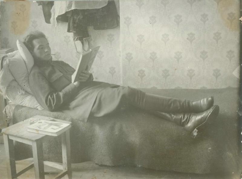 «Ж. Курич на моей кровати», 1930-е