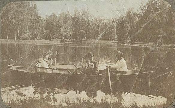 В лодке, 1910-е