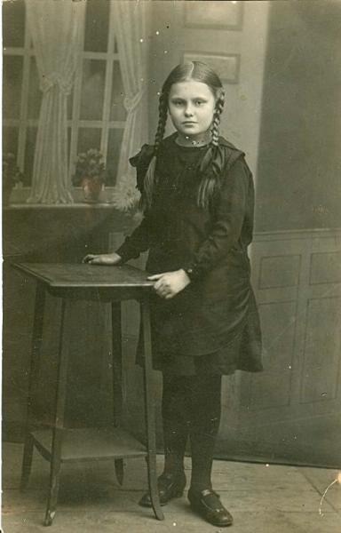 Портрет школьницы, 1923 год, г. Москва
