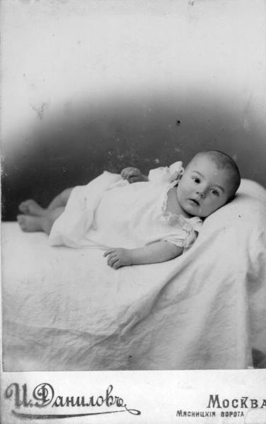 Ребенок, 1910-е, г. Москва. Коллодион.