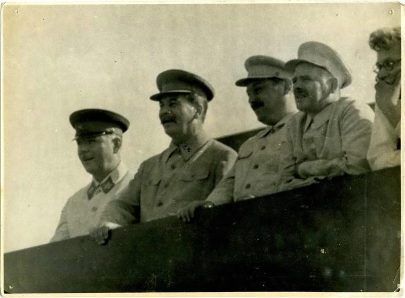 На трибуне Мавзолея, 1930-е, г. Москва, Красная пл.