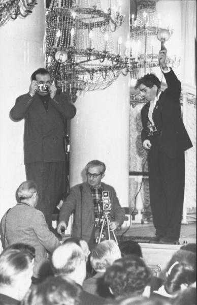 Самарий Гурарий и Марк Марков-Гринберг на съемке в Колонном зале Дома союзов, 1952 год, г. Москва