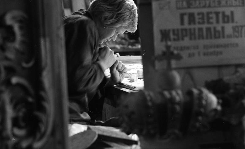 Реставраторы во время работы, 1976 год, Ленинградская обл., г. Пушкин. Государственный музей-заповедник «Царское Село».