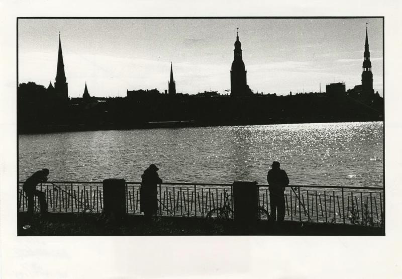 Силуэты Риги, 1990-е, г. Рига. Выставка «Прекрасная Прибалтика» с этой фотографией.