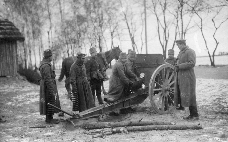 Подготовка орудия к бою, 1915 год