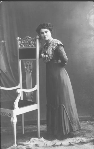 Женский портрет, 1913 год, Гродненская губ., г. Гродно