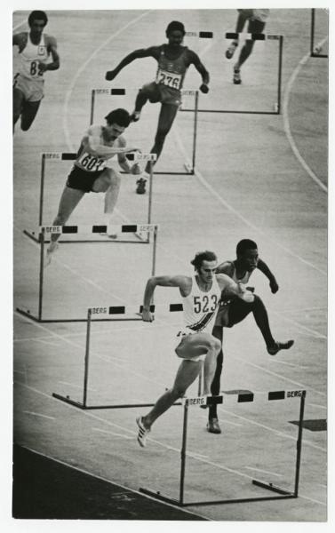 400 метров с барьерами, 26 - 29 июля 1977, г. Москва. 
