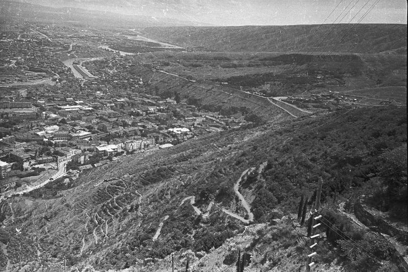 Панорама с высоты птичьего полета, 1930-е, Грузинская ССР, г. Тифлис. С 1936 года – Тбилиси.