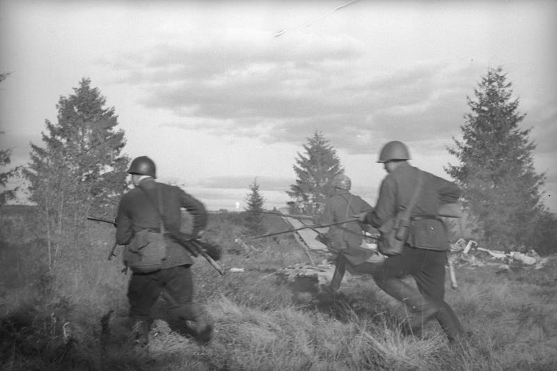 Атака, 1941 - 1942. Видео «Георгий Петрусов» с этой фотографией.