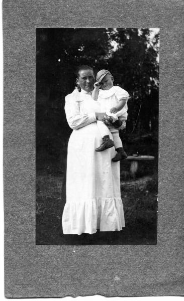 Няня с ребенком, 1910-е. Выставка «Няня в Российской империи» с этой фотографией.&nbsp;