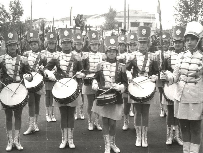 Группа барабанщиц на праздничном шествии в день 1125-летия Мурома, 1987 год, Владимирская обл., г. Муром