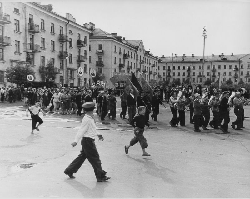 Сбор на митинг, посвященный пуску домны № 3, 1962 год, г. Череповец и Череповецкий район