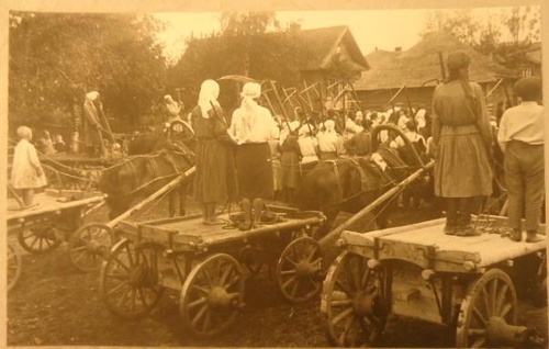 Фото Перед косьбой, 1930-е, Калининская обл, г Кимры - История