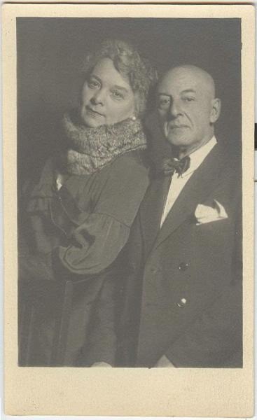 Супружеская пара в день юбилея свадьбы, 22 октября 1934