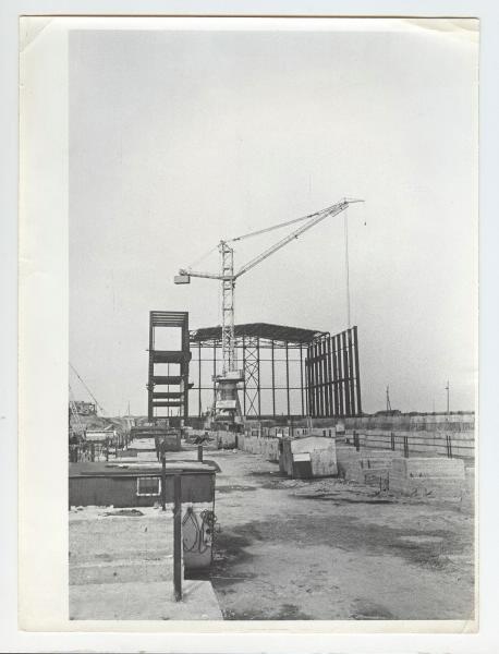 Строительство ангара, 1970-е