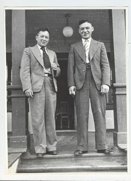 Летчики Владимир Коккинаки и Александр Бряндинский, 1937 - 1938. Видеовыставка «Москва – Спасск-Дальний» с этой фотографией.&nbsp;