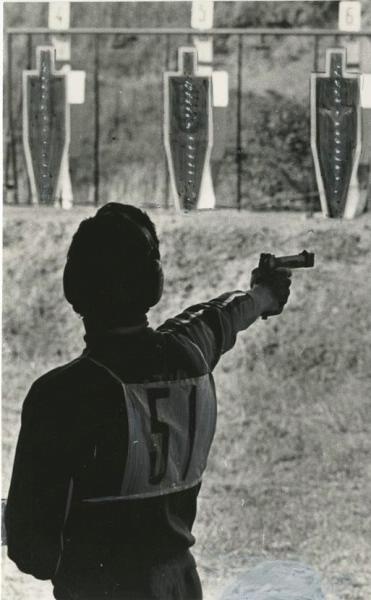 Спорт. Стрельба, 1970-е. Выставка «Спортсмены. Сила духа и тела» с этой фотографией.