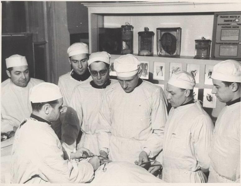 В операционной, 1940-е