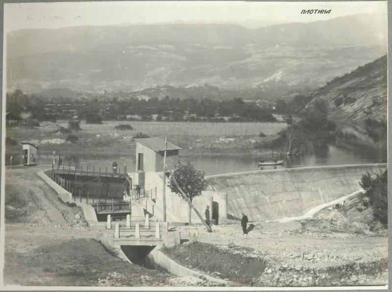 Абашская гидроэлектростанция - АБГЭС, мощность 1120 квт. Плотина, 1930-е, Грузинская ССР. Построена на реке Абаша. Введена в эксплуатацию в мае 1928 года.