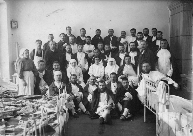 В госпитале, 1916 год