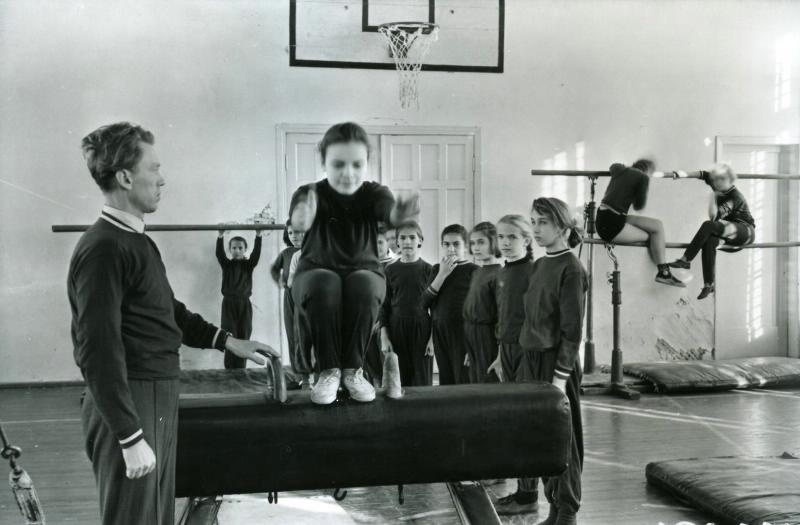 Дети в спортзале, 1960 - 1965, Украинская ССР, Луганская обл., Северодонецк
