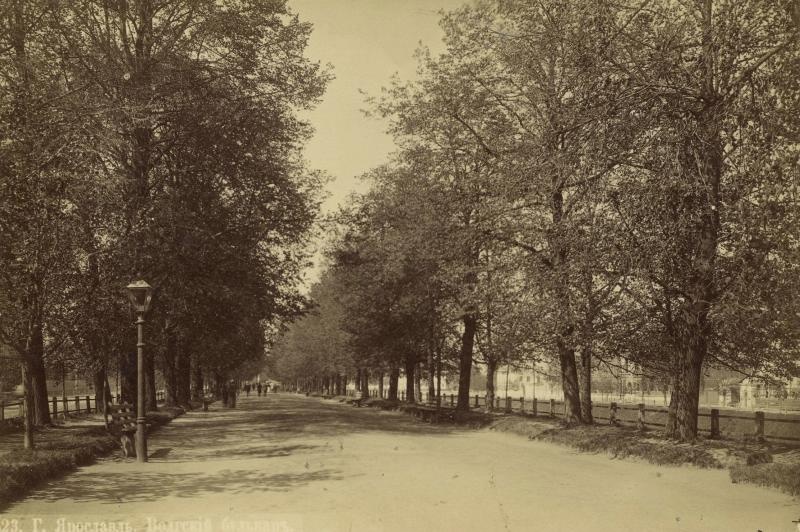 Волжский бульвар, 1880-е, г. Ярославль, Волжский бул.. Авторство снимка приписывается И. Ф. Барщевскому.