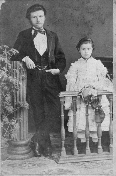 Портрет мужчины с девочкой, 1860-е. Альбуминовая печать.