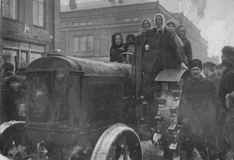 Поступление первых тракторов «Фордзон» в колхозы Череповецкого района, 1924 - 1925, г. Череповец