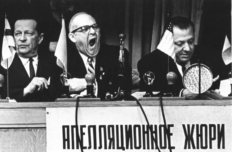 «А судьи кто?», 1960 год, г. Москва. Выставки:&nbsp;«Лучшие фотографии Льва Бородулина» и&nbsp;«Правила хорошего тона» с этой фотографией.