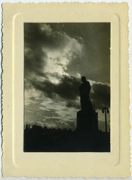 Монумент Сталину, 1940-е