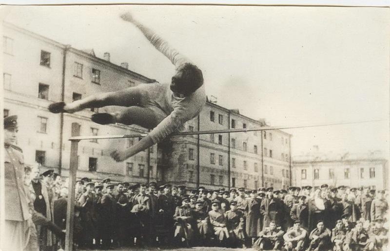 Прыжки в высоту, 1940-е