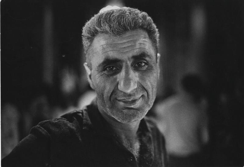 Мужчина в соборе, 1960-е, Армянская ССР, г. Эчмиадзин
