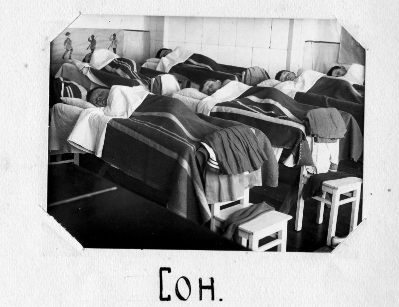 Сон, 1936 год, Ярославская обл., г. Ростов. Выставка «Повседневная жизнь обыкновенного детского сада в 1936 году» с этой фотографией.
