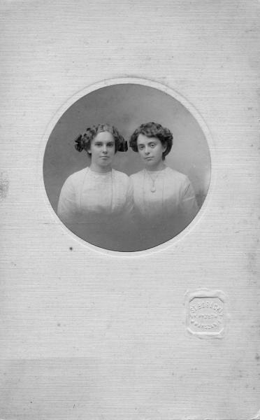 Двойной женский портрет, 13 августа 1911, г. Варшава