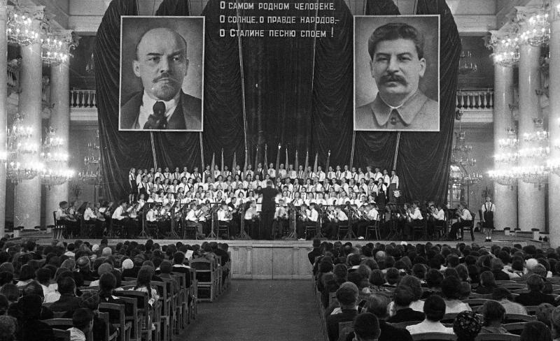 Слет пионеров в Колонном зале Дома Союзов, 1942 год, г. Москва