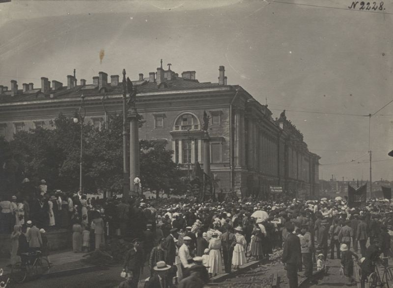 Открытие памятника В. Володарскому в Петрограде, 22 июня 1919, г. Петроград