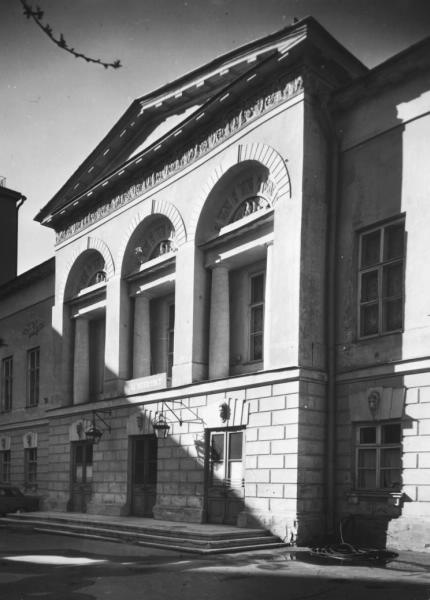 Главный дом городской усадьбы Гагариных, 1970-е, г. Москва. 1820 год постройки, архитектор Доменико Жилярди.
