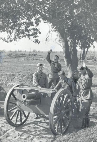 Артиллерия, 1941 - 1942. Видео «Борис Игнатович» с этим снимком.&nbsp;
