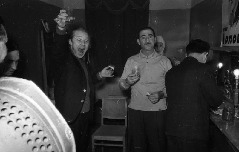 Французский комик Ахилл Заватта на гастролях в Москве, декабрь 1960, г. Москва. Выставка «На границе двух миров» с этой фотографией.
