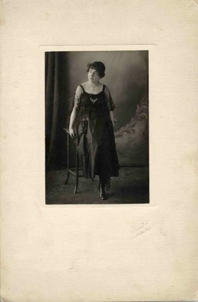 Женский портрет, 1917 год, г. Петроград